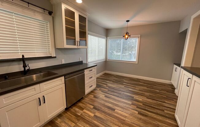 2 beds, 1 bath, $3,295