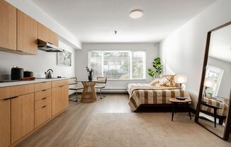 Studio, 1 bath, 313 sqft, $1,295, Unit 131