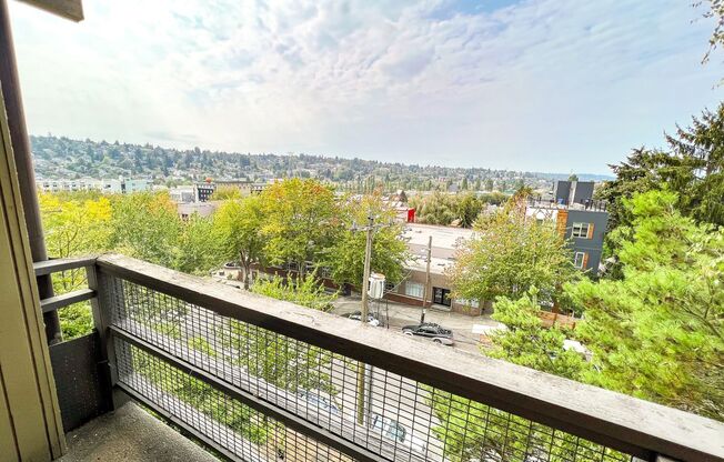 1 bed, 1 bath, $1,595, Unit 105