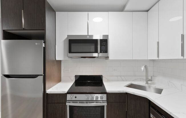Studio, 1 bath, 250 sqft, $1,450, Unit 2D