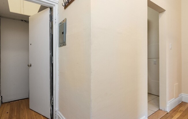 60 Charlesgate E