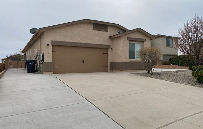 3 beds, 2 baths, 1,874 sqft, $2,200, Unit 209 Landing Trail NE