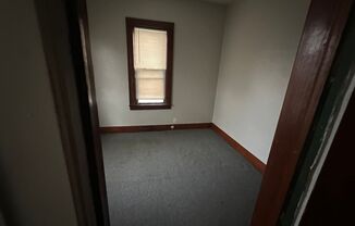 1 bed, 1 bath, 700 sqft, $800, Unit 2