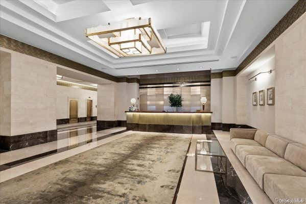 Studio, 1 bath, 400 sqft, $3,150, Unit 32F