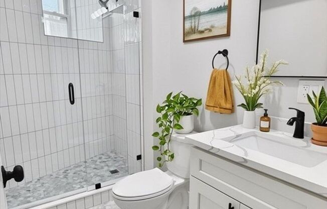 2 beds, 1 bath, 850 sqft, $2,495, Unit 90 Win #B