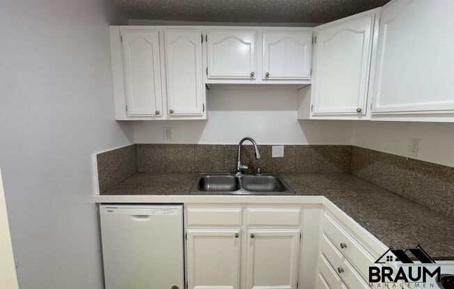 Studio, 1 bath, 450 sqft, $1,550, Unit 110