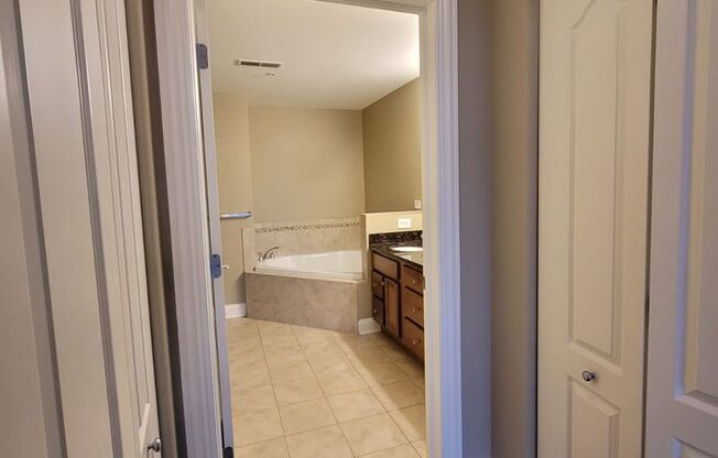 1 bed, 1.5 baths, 1,382 sqft, $2,400, Unit 426