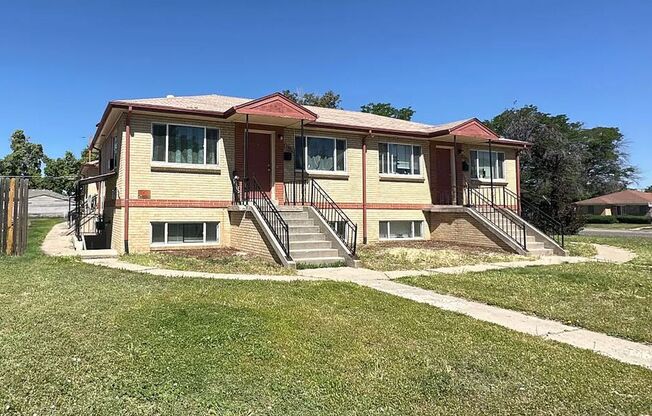 9980 Montview Blvd – Spacious 1 & 2 Bedroom Apartments in Aurora!