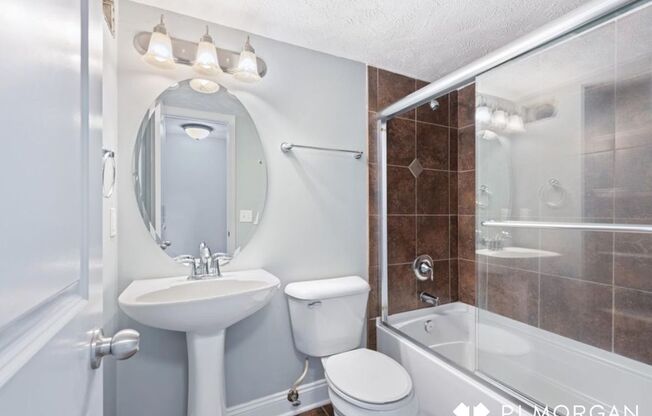 2 beds, 1 bath, 825 sqft, $1,045, Unit 205