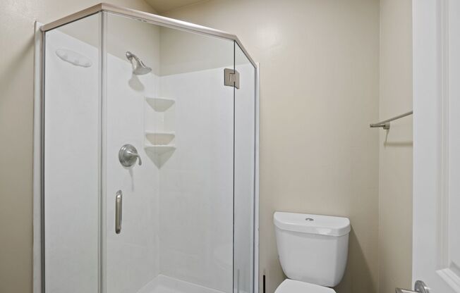 2 beds, 2 baths, $3,795, Unit # 432