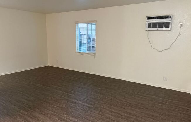 2 beds, 1 bath, 915 sqft, $2,765, Unit 5003A