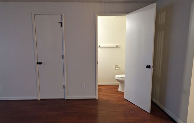 2 beds, 1.5 baths, 900 sqft, $1,545, Unit 7869