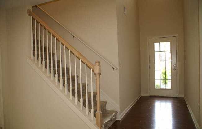 TOWN HOME IN GATED COMMUNITY WITH POOL!
