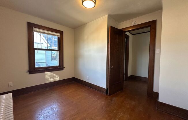 4 beds, 1 bath, $1,995