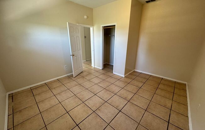 CHECK OUT THIS NICE 2BR/1BA DUPLEX WITH HUGE KITCHEN, LARGE FRONT YARD, Located right across from Pasco Hernando Community College. Less than 10 minutes from Downtown Dade City!