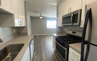 2 beds, 1 bath, $2,495, Unit 1812 N Alvarado St #6