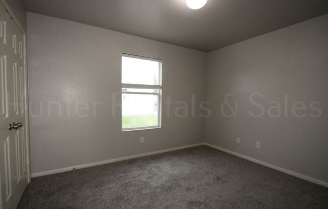 3 beds, 2 baths, $1,600