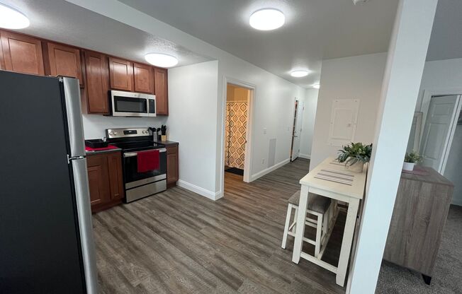 1 bed, 1 bath, 570 sqft, $1,250, Unit 8