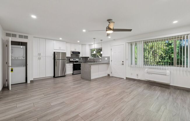 2 beds, 1 bath, 760 sqft, $2,299, Unit 15