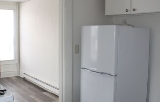 Studio, 1 bath, 225 sqft, $475, Unit 2