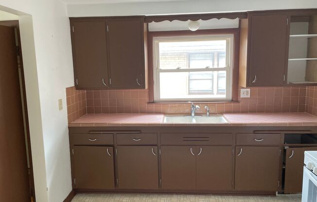 Newly Renovated 3-Bedroom Upper Flat Near Washington Park, Available NOW!