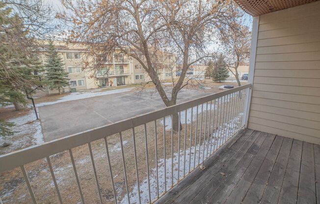 2 beds, 2 baths, 890 sqft, $910, Unit 2571-209