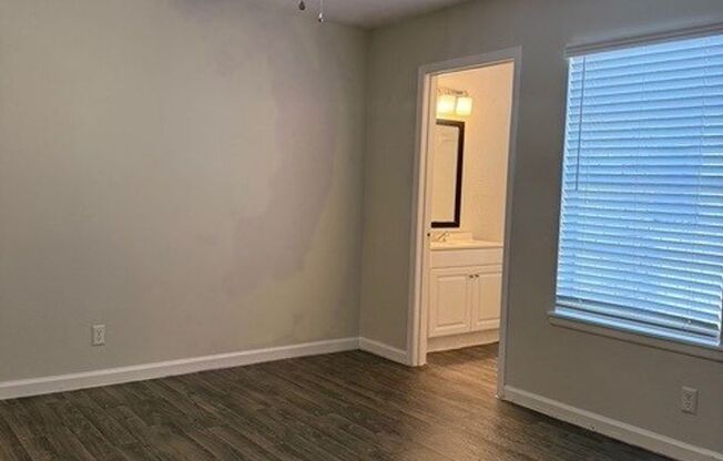 2 beds, 2 baths, 931 sqft, $1,185, Unit 14-1413