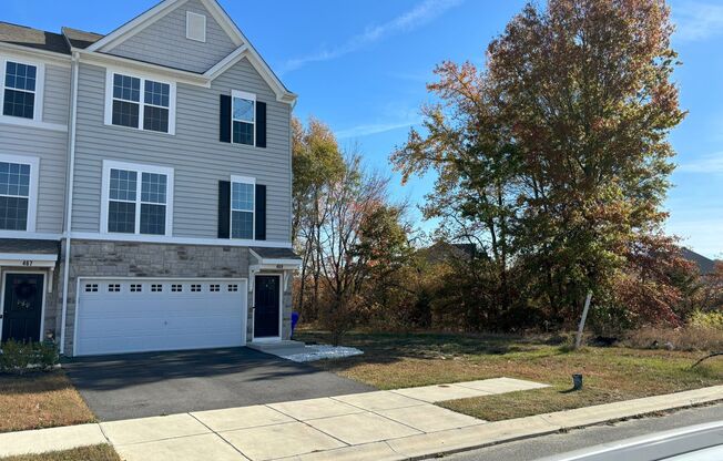 Townsend Family Townhome 3 bedroom & 2.5 bath