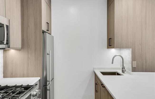200 W 60th St #23H