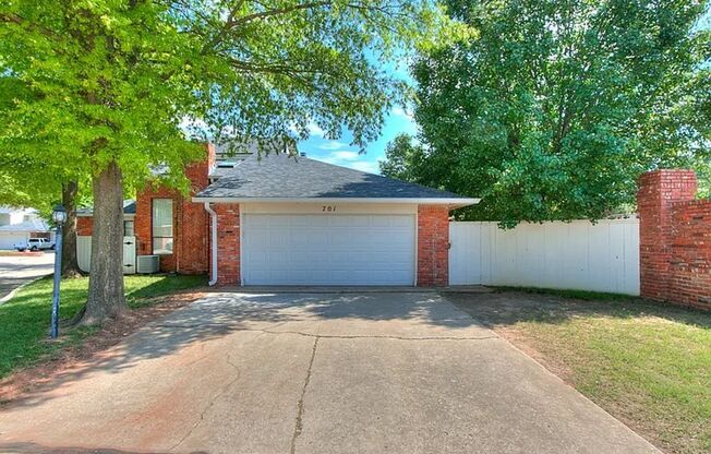 3-bed 2-bath Townhouse Available in NW Norman!