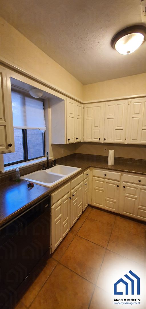 Spacious 2 bedrooms + a loft bedroom and 2 bath home in a GREAT location!