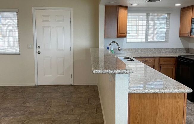 1 bed, 1 bath, 756 sqft, $1,100, Unit #4