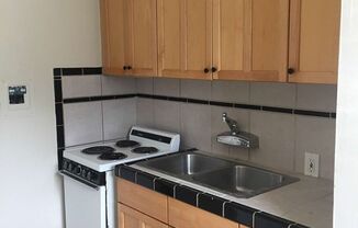 Studio, 1 bath, 550 sqft, $1,550, Unit 11