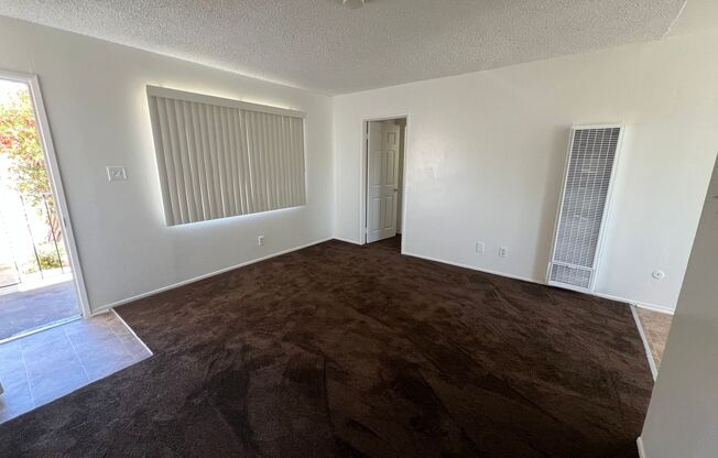 2124 N SANTA FE AVE
