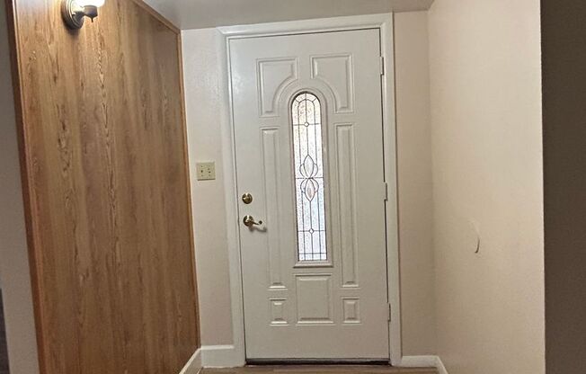 **$500.00 OFF FIRST MONTHS RENT AT MOVE IN**NO HOA- **NEW INTERIOR PAINT AND NEW FLOORING THROUGHOUT!**