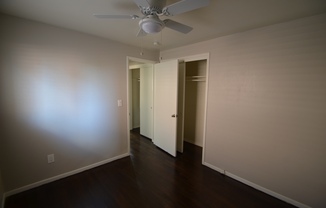 2 beds, 1 bath, 700 sqft, $1,300, Unit D