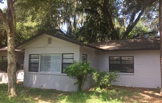 Close to UF! House with attached cottage!