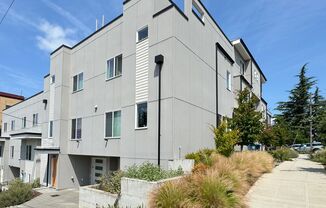 New Modern Townhome in North Seattle – Rare Opportunity!