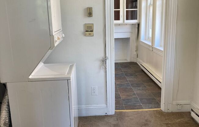 1 bed, 1 bath, 700 sqft, $1,299, Unit 38-4