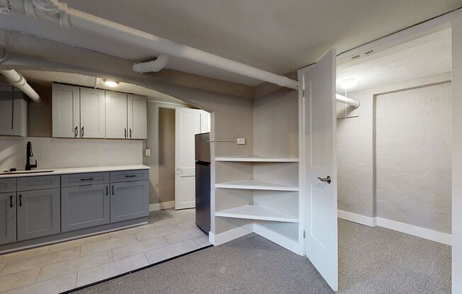 Studio, 1 bath, 290 sqft, $1,150, Unit B-1