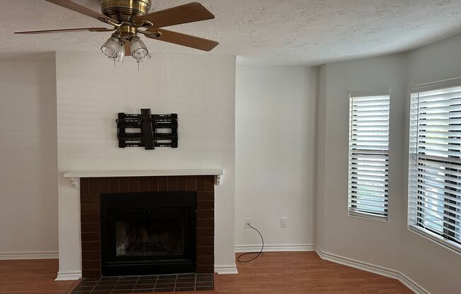 Bryan - 1 bedroom / 1 bath, really close to Northgate & Texas A&M