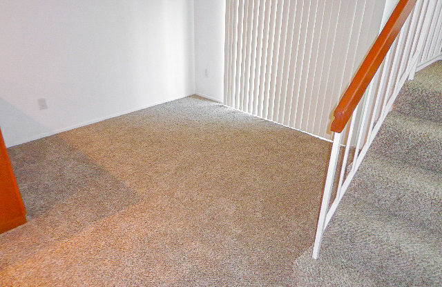 Beautiful 2 Bed / 2.5 Bath Condo in Fullerton