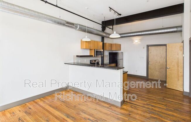 1322 W Broad St