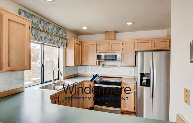 3 beds, 2 baths, $2,550, Unit # 302