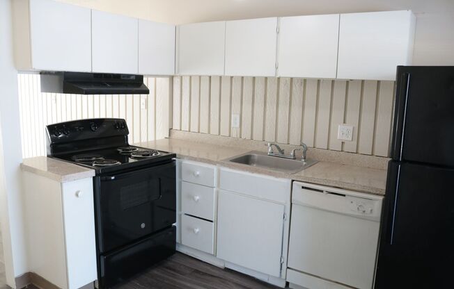 2 beds, 1 bath, 764 sqft, $875, Unit 57B