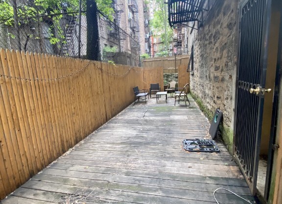 157 E 89 ST