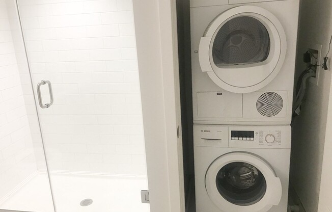 1 bed, 1 bath, 814 sqft, $3,000, Unit 410