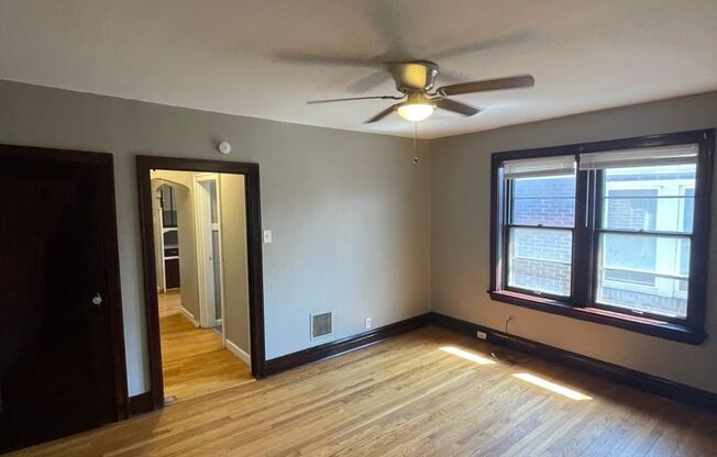 4018 Hydraulic Ave (Maintenance Call First)