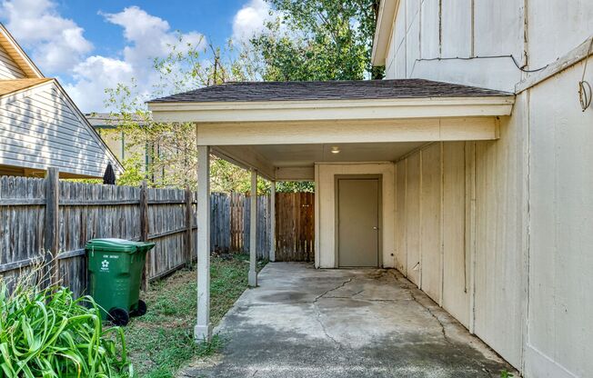 Lovely 2-bedroom, 1.5-bathroom house located in the heart of Arlington, TX