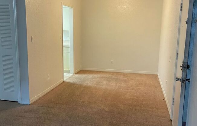 2 beds, 2 baths, 912 sqft, $1,300, Unit 315-102